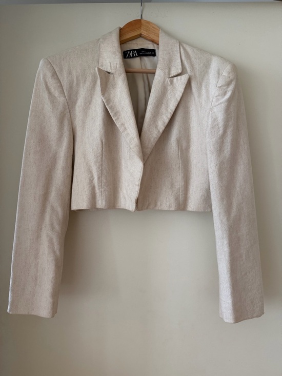 Zara Jackets & Blazers - Zara Light Beige Cropped Blazer